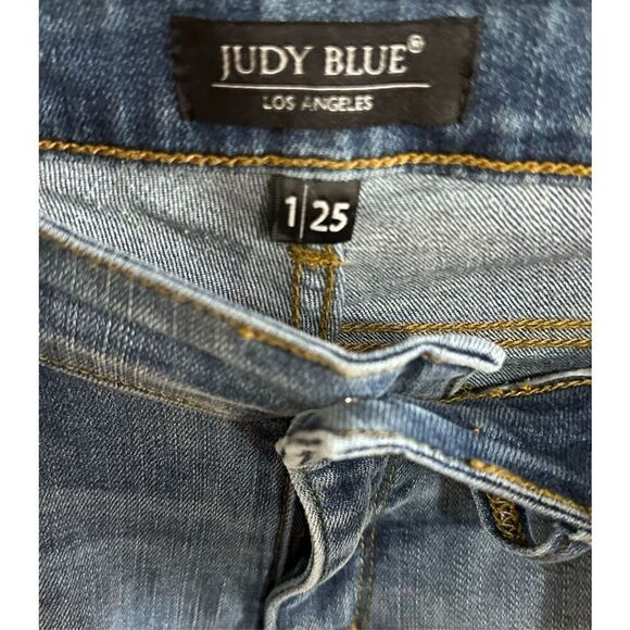 Women's Judy Blue Distressed Boyfriend Fit Cropped Jeans Size 1/25 - Picture 6 of 6